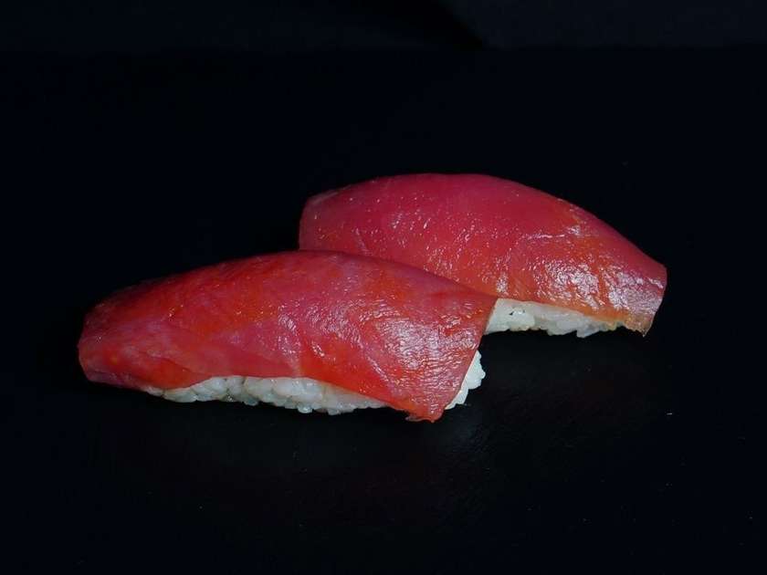 Tuna Nigiri (2 pieces)