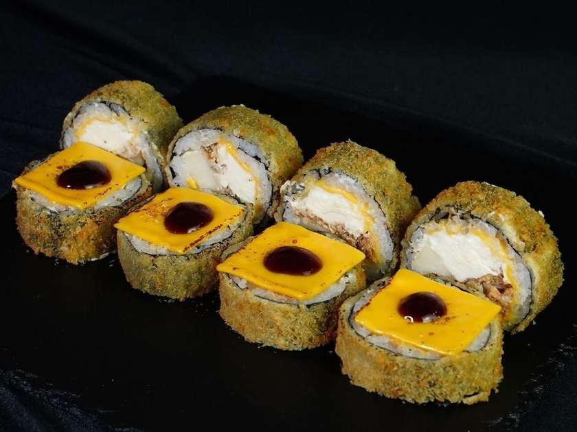 Hot Roll with Salmon simmered in teriyaki sauce, Pear, and Cheddar Cheese (8 pieces)