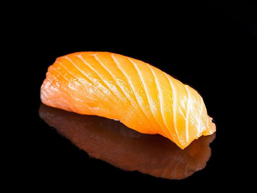 Salmon nigiri