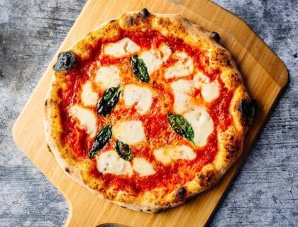 PIZZA MARGHERITA