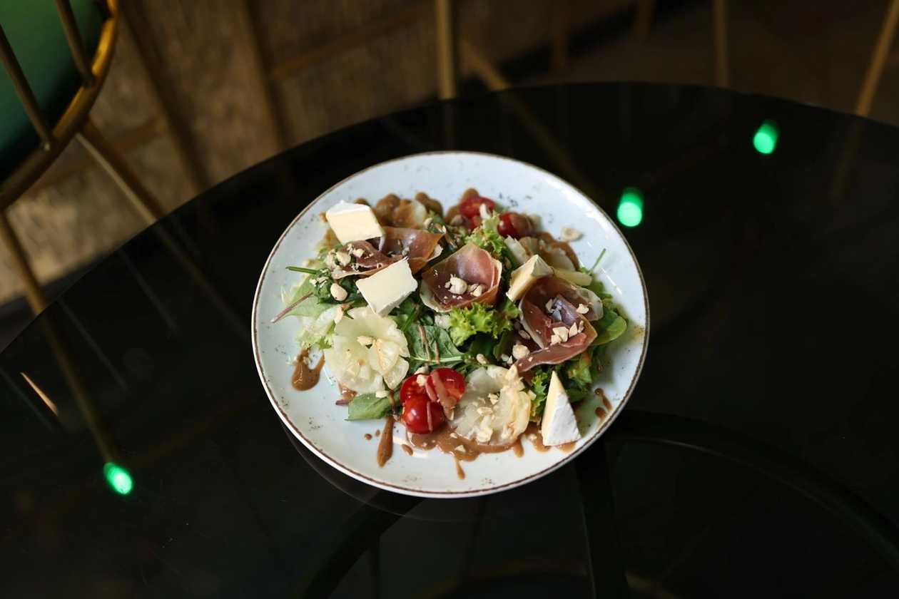 Prosciutto and Pineapple Salad (230g)