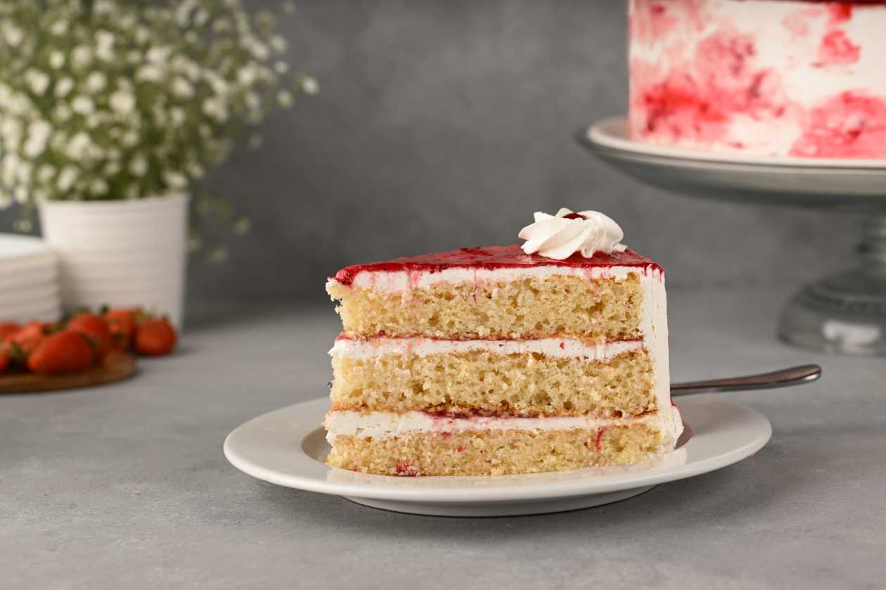 Vanilla Strawberry Cake