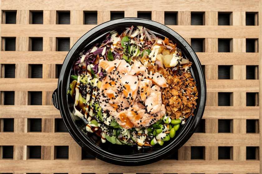 Poke 350 g se MEGA porcí grilovaného lososa