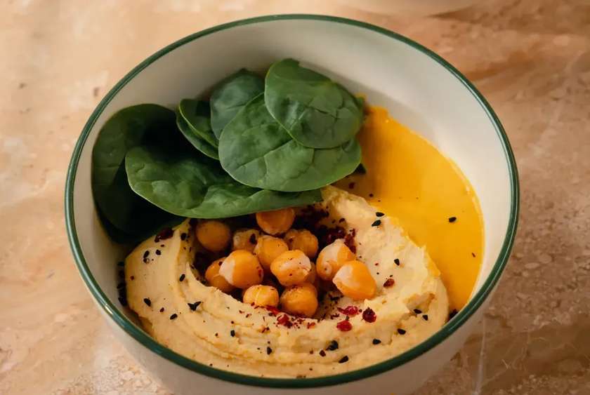 Hummus with Tahini-Curry Sauce