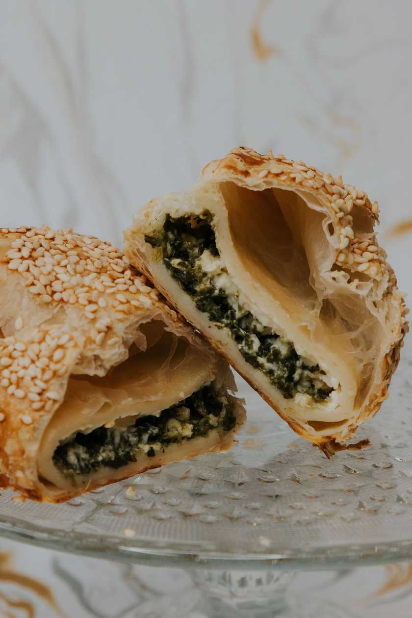Spinach pie with cheese and semi-dried tomatoes