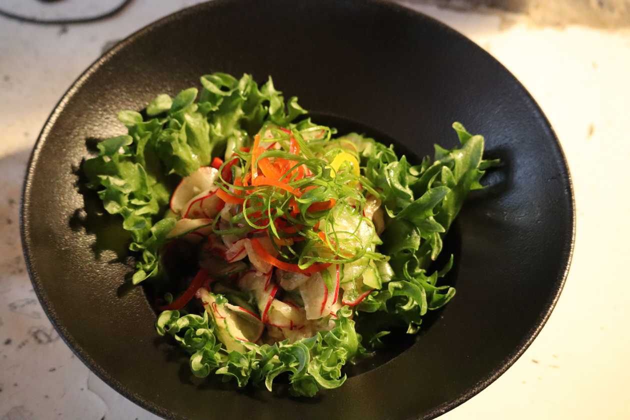 Koreapärane kurgi ja redise salat