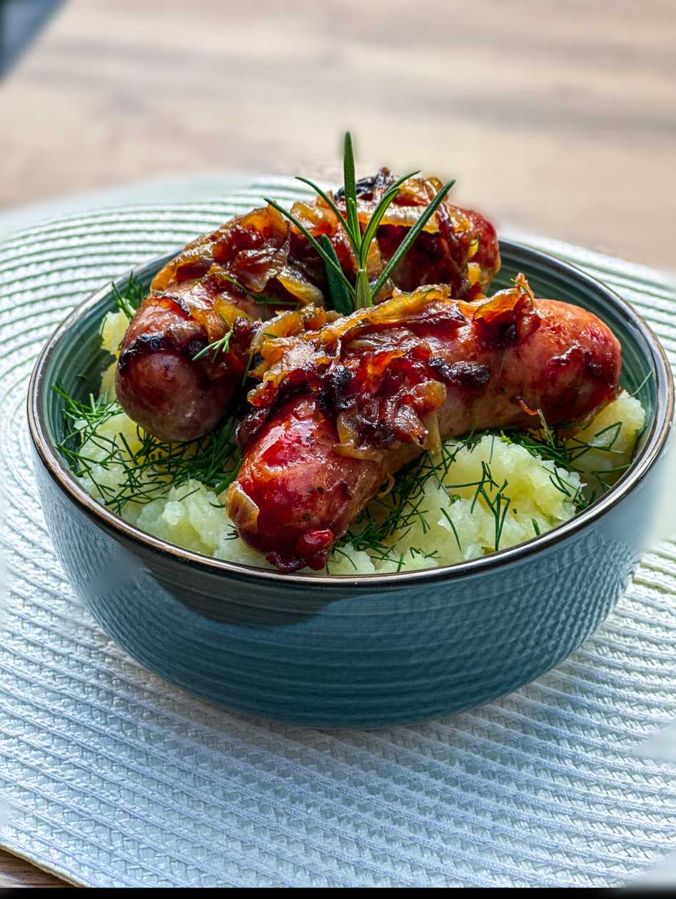 Bia艂a kie艂basa pieczona z cebulk膮 (2szt)