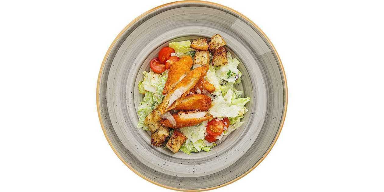 Caesar salad with crispy chicken