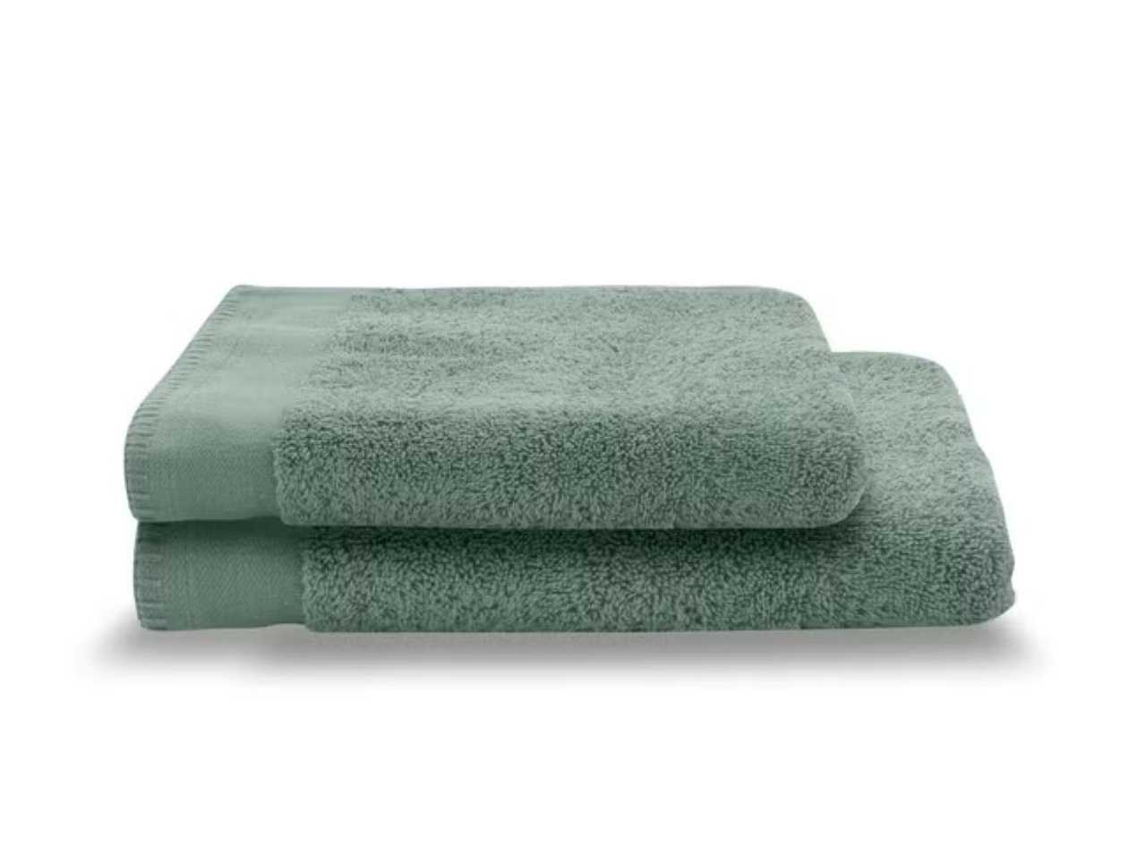 DORMEO ESSENTIALS TOWEL, GREEN, 70x140