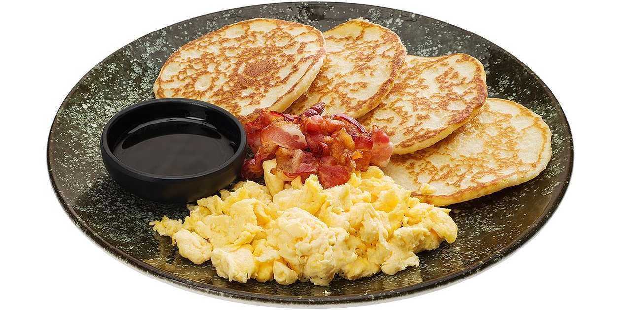 American Pancakes with Scrambled Eggs