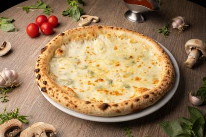 Pizza Quattro Formagi﻿  Ø 32cm - D