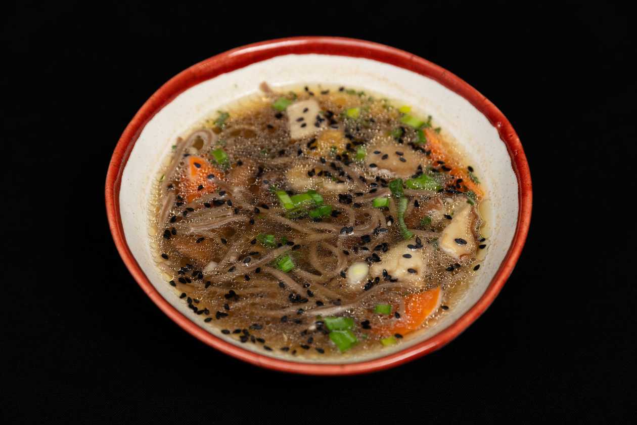 Суп з білими грибими,лисичками та гречаною локшиною