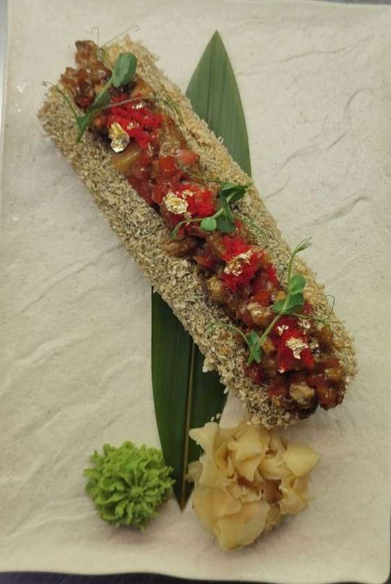 Eel Roll Dog