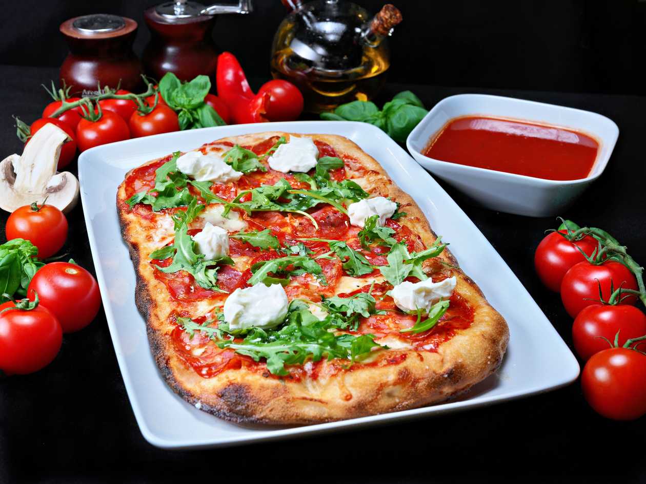 Pinsa Salame Picante