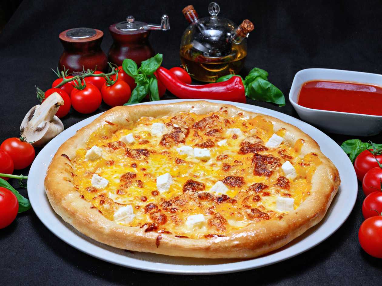 Pizza Quattro Formaggi grande 45 cm