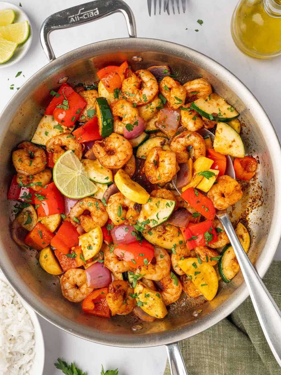 Shrimps in vegetable sauce