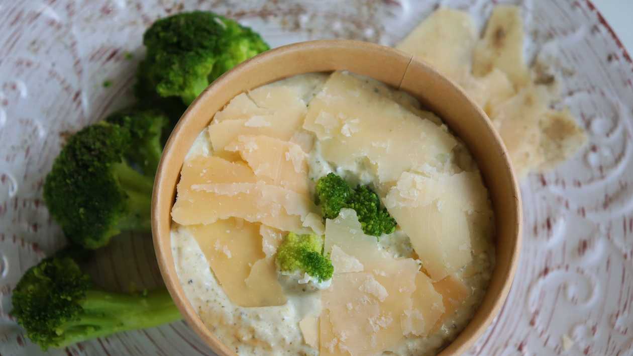 KETO Σούπα Μπρόκολο με Τυρί