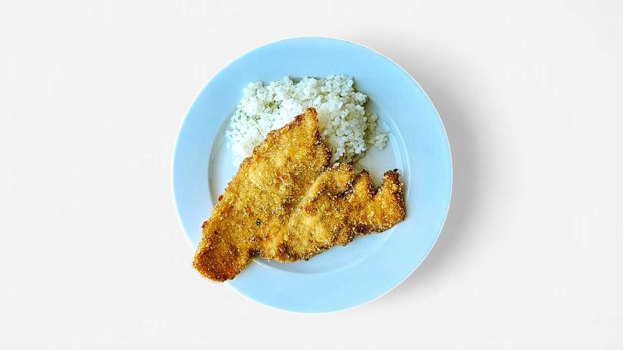 120g/120g	Vyprážaný kurací rezeň, dusená ryža SK 1,3,7