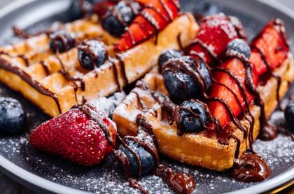 Waffles / Crepes + 1 Topping