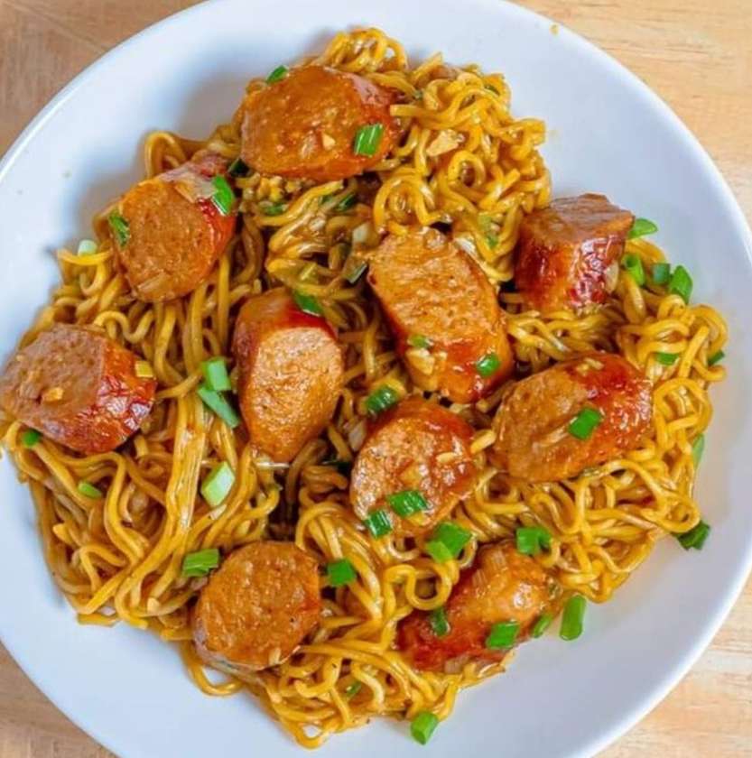 SOUSAGE NOODLES (PASTA OR INDOMIE)