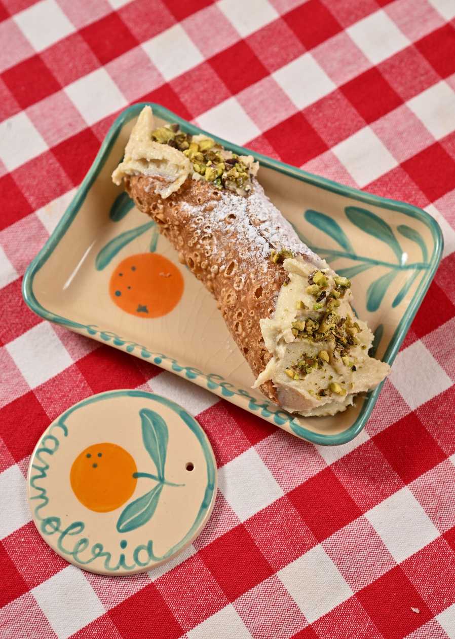 Cannolo pistachio