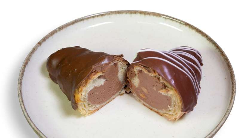 Croissant ciocolata