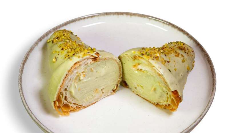 Croissant fistic