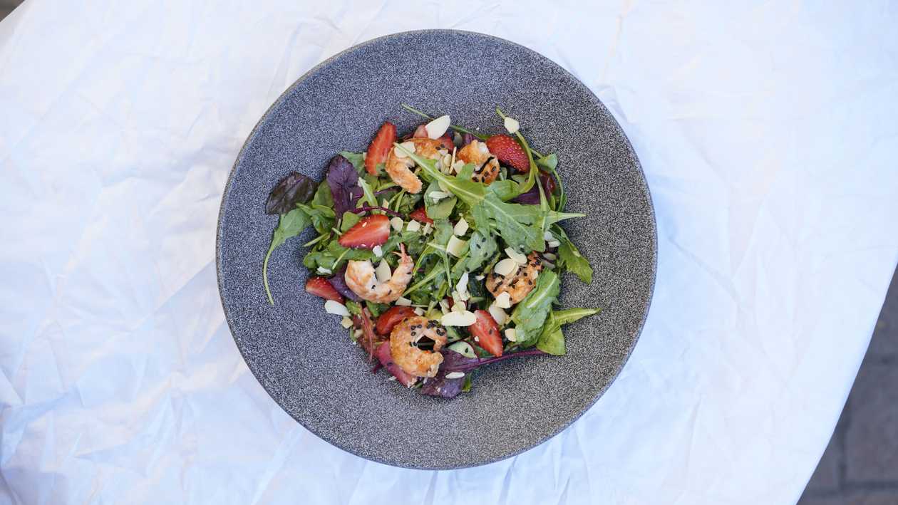 Shrimp and strawberry salad