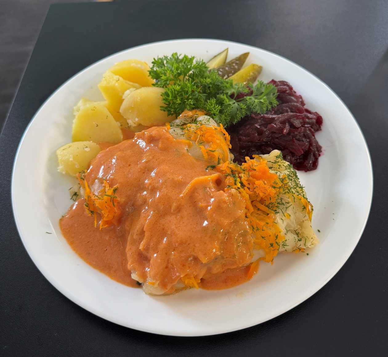 Cabbage rolls with potatoes