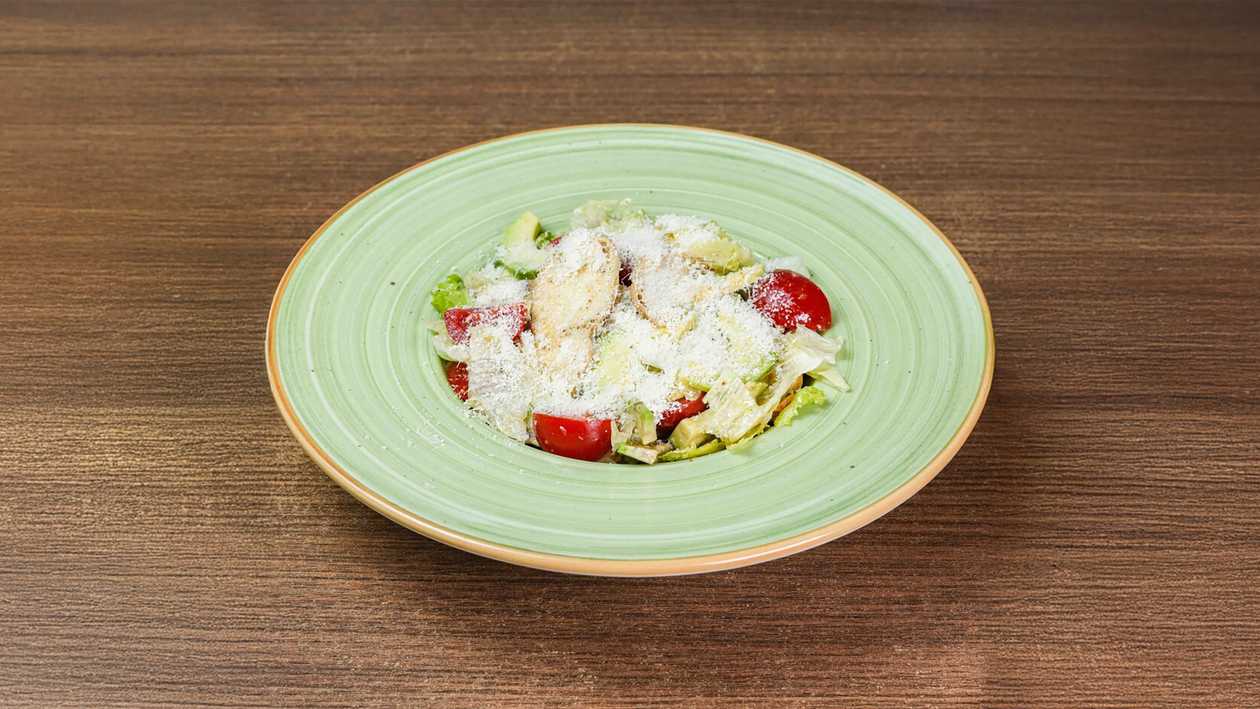 ავოკადოს სალათი ქათმით