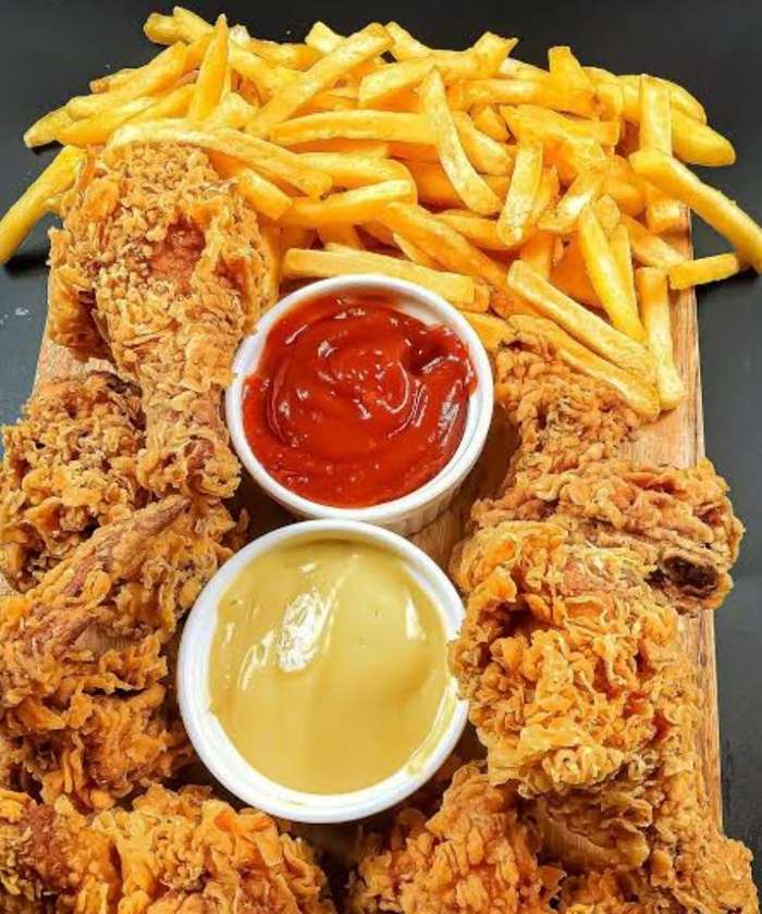 5 PIECES FRIED CHICKEN WITH FRIES