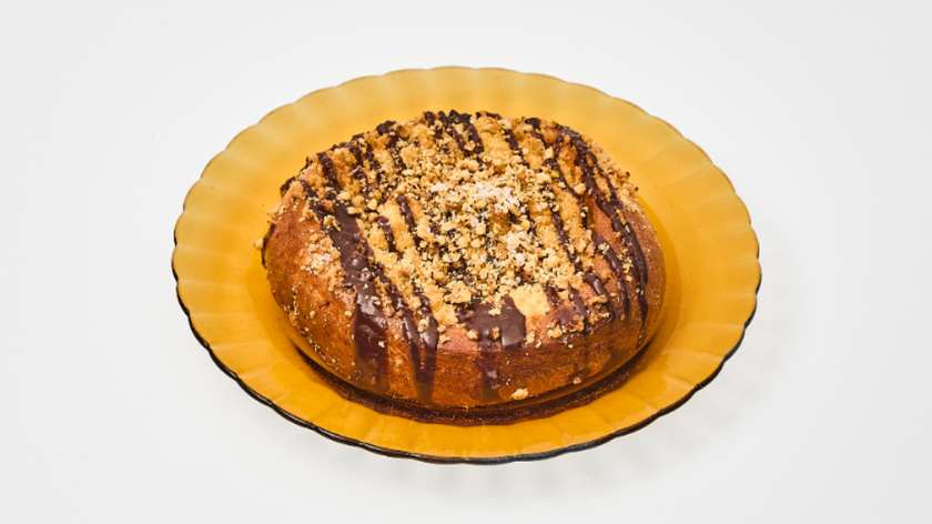 Yeast Pastry with Praline and Caramel