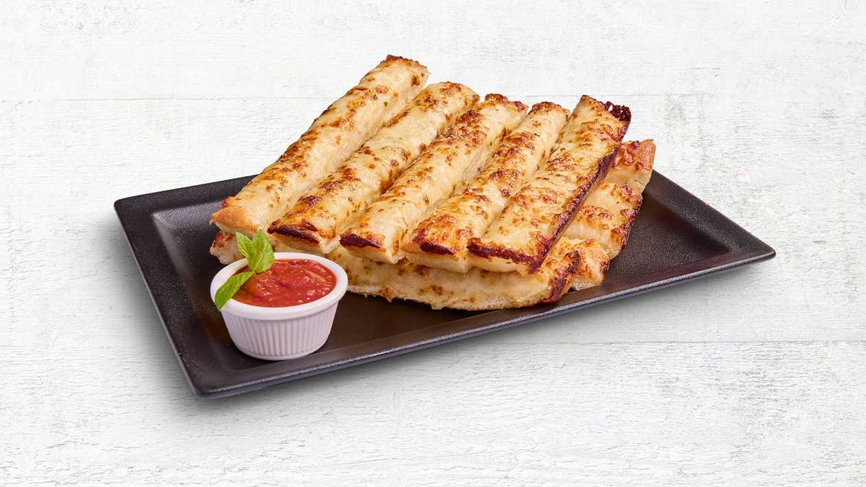 Чесночные хлебные палочки с моцареллой