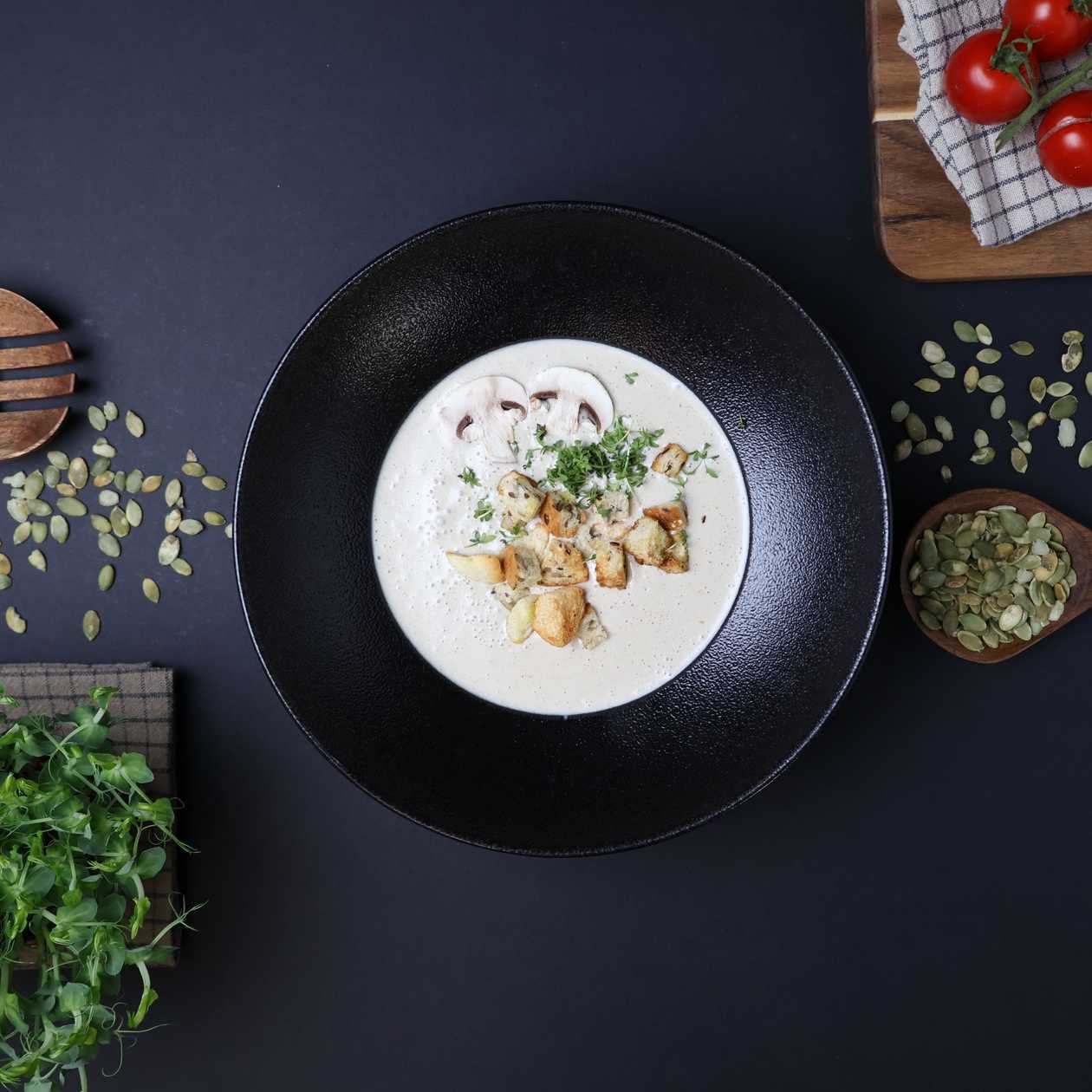 Mushroom creamsoup with cheese