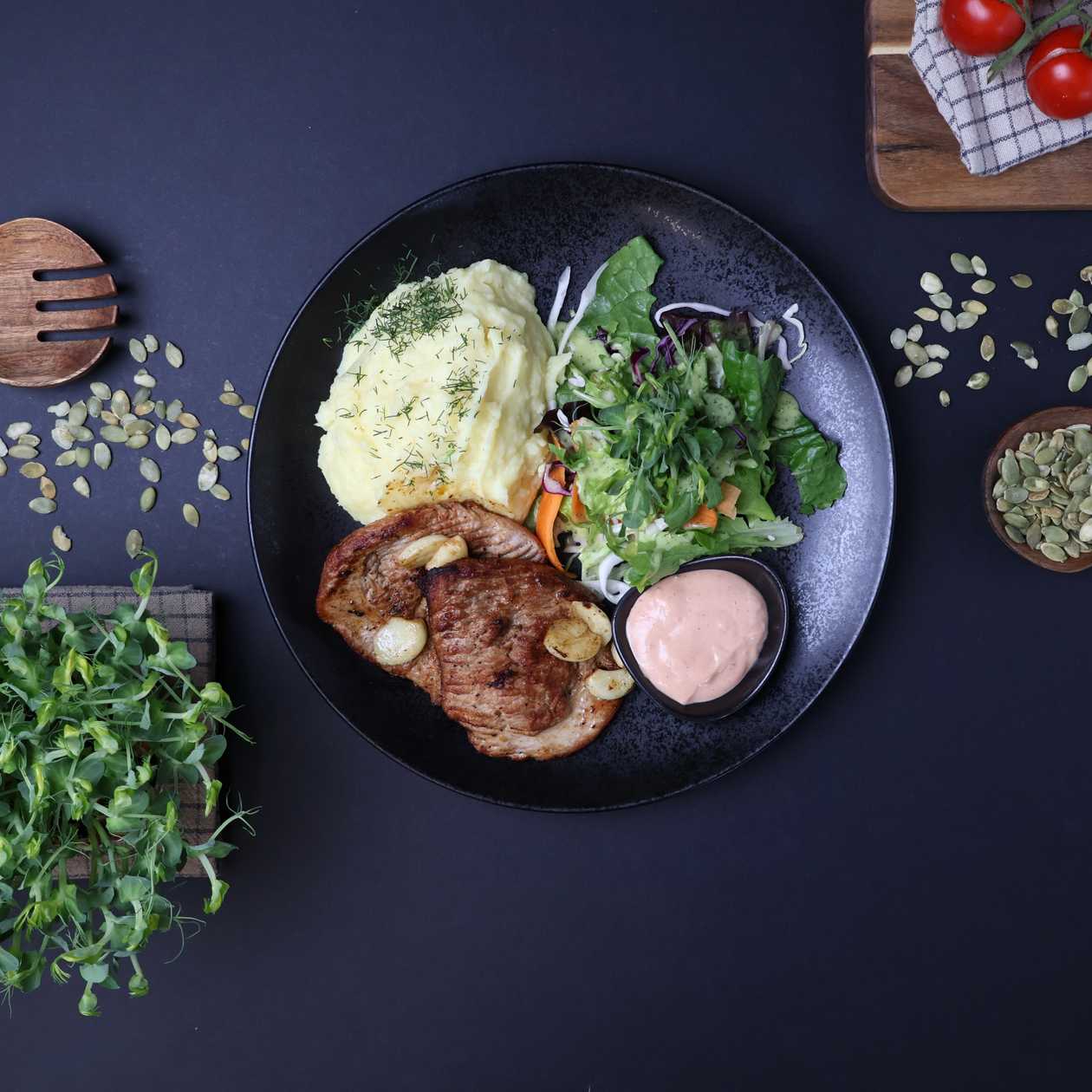 Pork fillet in garlic marinade