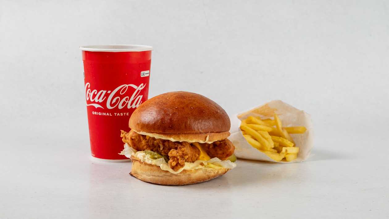 Famous cheddar chicken sandwich MENU