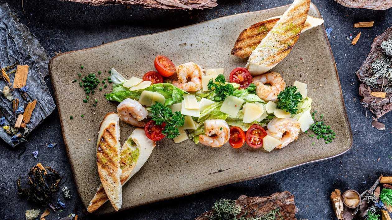Caesari salat krevettidega