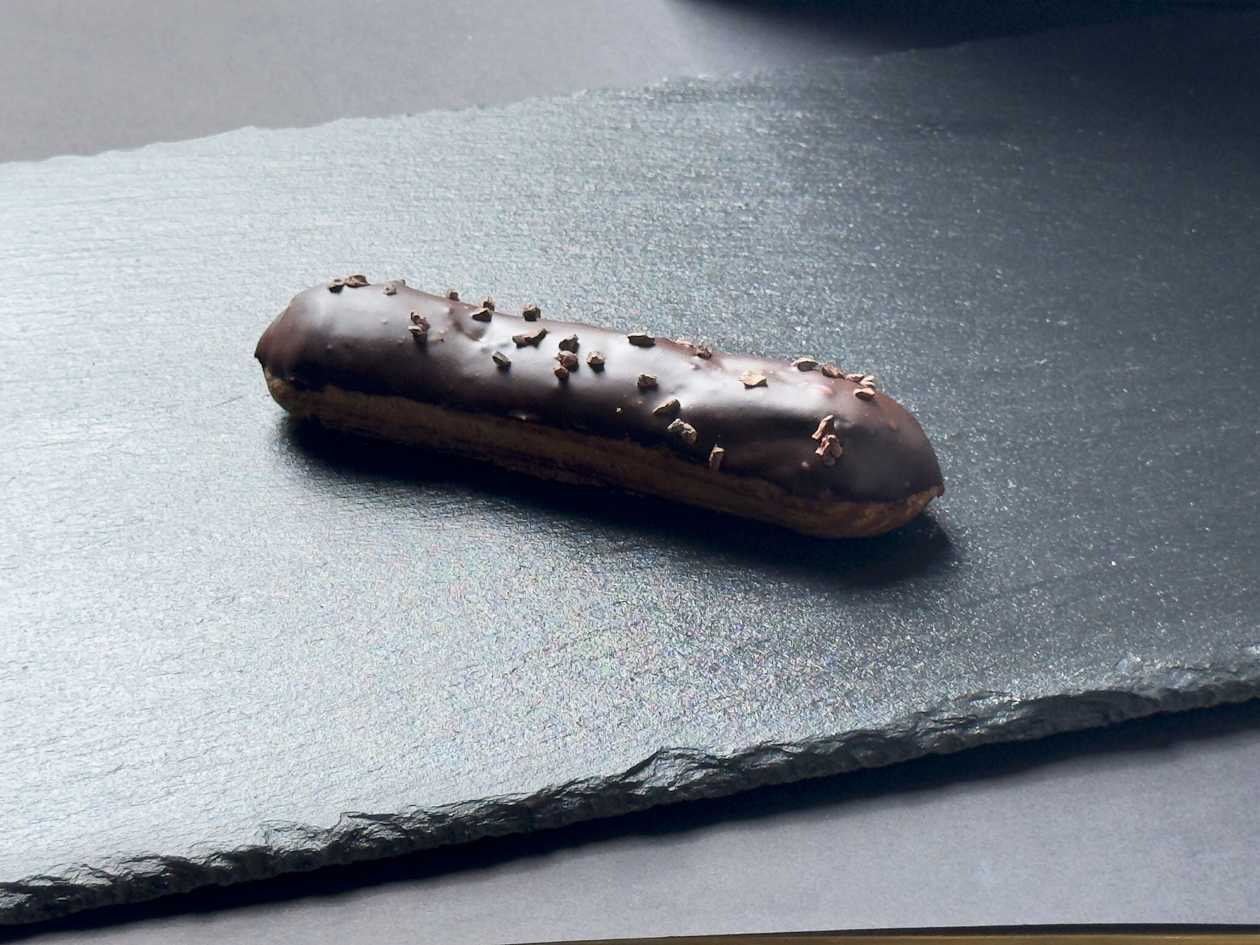 Chocolate éclair
