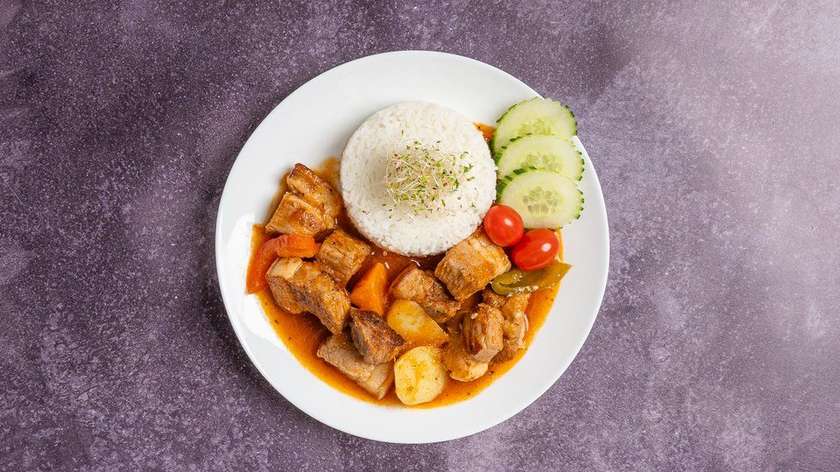 Filipiini Menudo sealihaga