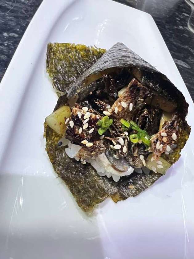 Salmon Skin Temaki