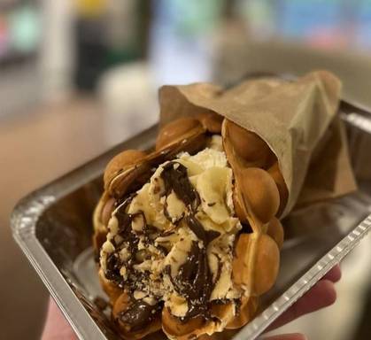 egg Waffle "Банан - шоколад"