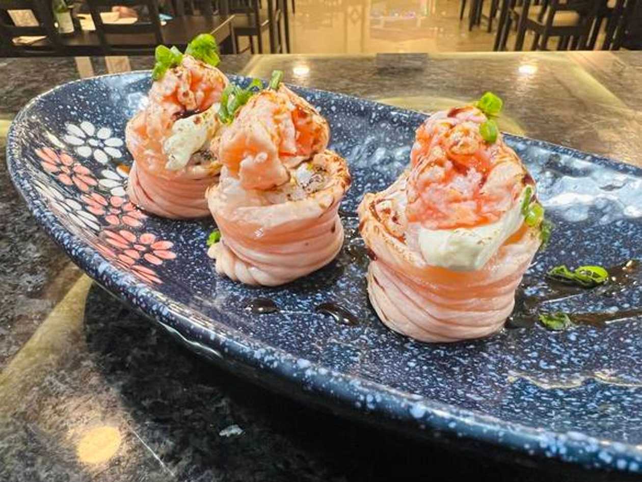 Seared Salmon Gunkan