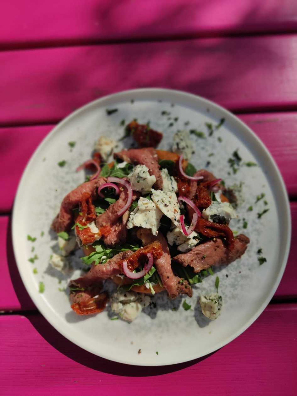 Langoș beef & gorgonzola