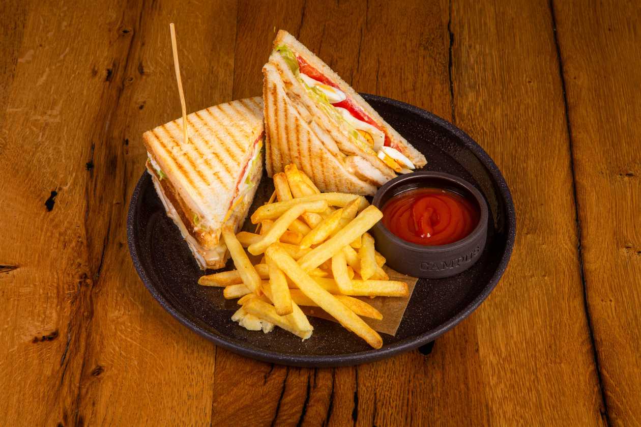 Club-sandwich with chicken