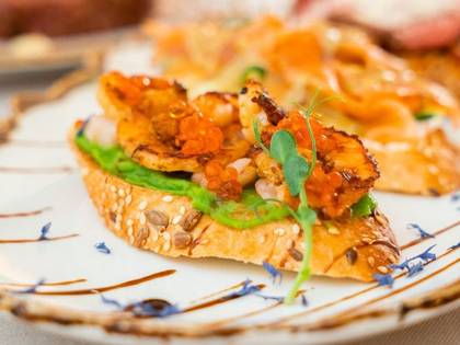 Bruschetta with shrimp