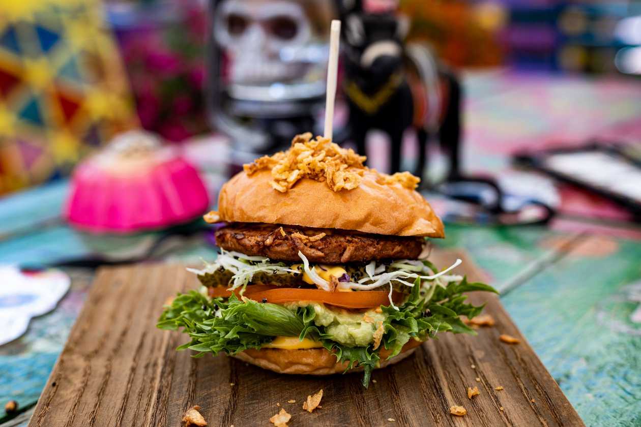 Taimne burger "Thormi" avokaadokreemiga