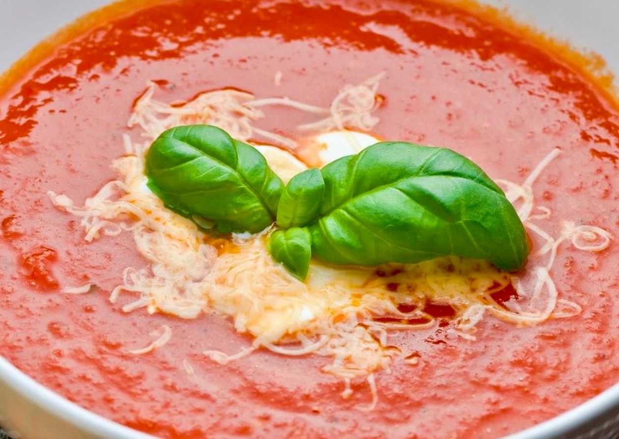 Tomato soup with cheese