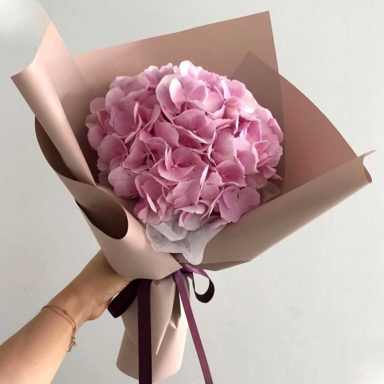 Pink hydrangea 1 piece.