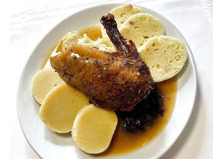 1/4 Pečená kachna, červené a bílé zelí