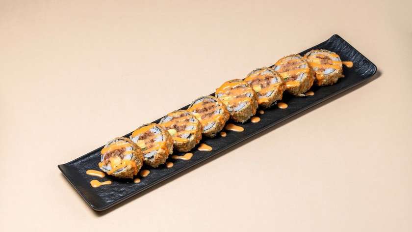 Fried salmon roll with mango sauce